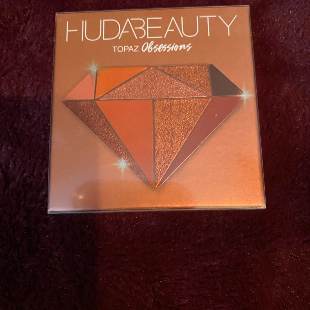 Huda topaz obsessions